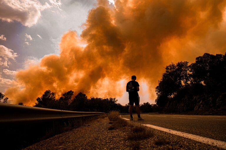 Incendies : un plan d’urgence mis en place par le gouvernement face à la catastrophe.