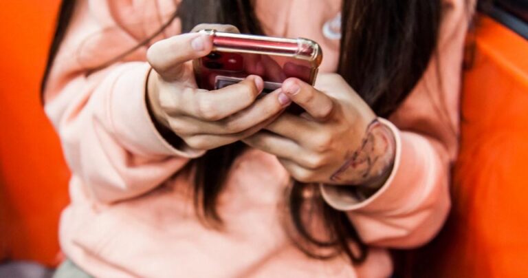 Pédocriminalité en Suisse : un projet pour sanctionner les cyberprédateurs en ligne