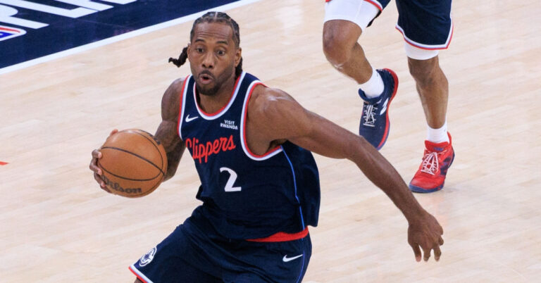 Leonard fait son retour avec Toronto, renforçant l’équipe pour la saison actuelle.