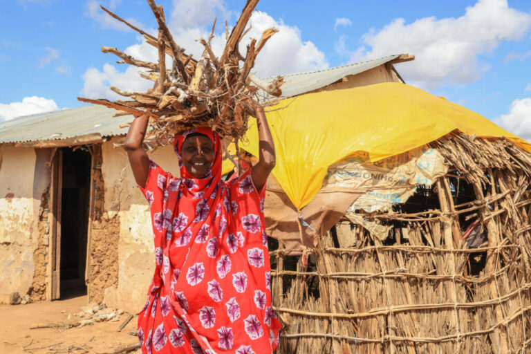 Aide financière locale pour les communautés kenyanes touchées par des catastrophes.