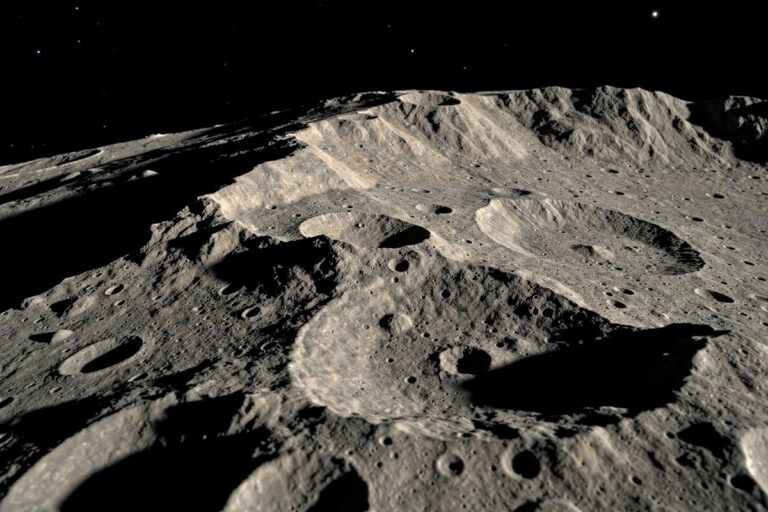 La face cachée de la Lune révèle des caractéristiques géologiques inattendues.
