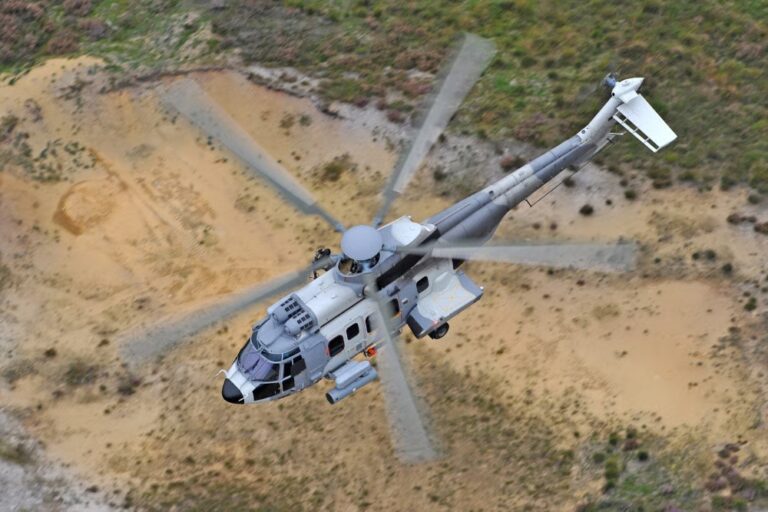 La Roumanie commande 12 hélicoptères H225 et 12 radars GM200 à la France pour un milliard d’euros.