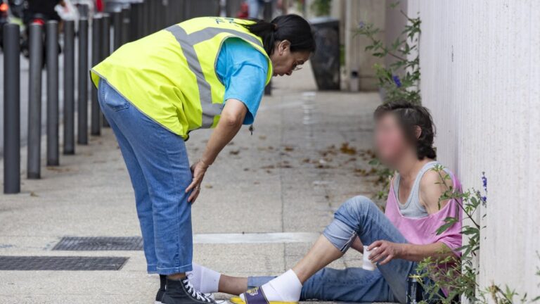 Hébergement d’urgence à Marseille : mobilisation des acteurs sociaux face à la crise.