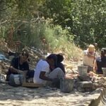 La Calade de la Fontville à Miramas-le-Vieux bénéficie d&rsquo;une restauration du chemin piétonnier.