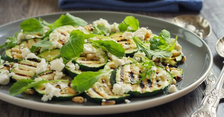 Recette de courgettes à la sauce au thon élaborée par Jean-François Piège.