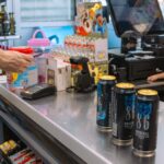 Fermeture nocturne des épiceries à Arles : incompréhension des commerçants locaux