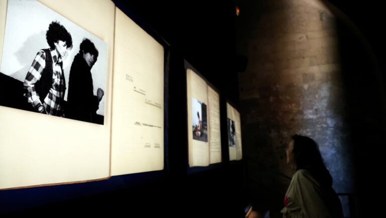 Katia Kameli présente un nouveau chapitre de son « Roman algérien » aux Rencontres de la photo à Arles.