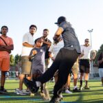 Football et influenceurs à Saint-Henri pour soutenir les enfants des quartiers Nord de Marseille.