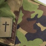 Prêtres à l’armée : les églises interpellent le Conseil fédéral sur leur rôle.