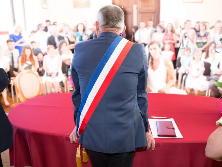 Augmentation des agressions contre les maires en France : une situation préoccupante.