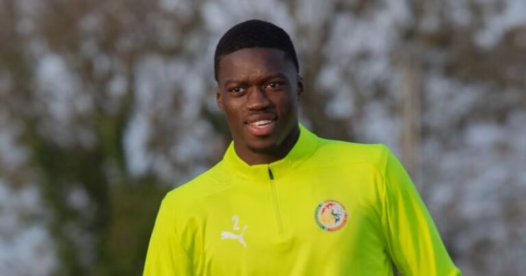 Transfert : Chelsea discute avec Mamadou Sarr pour renforcer sa défense.