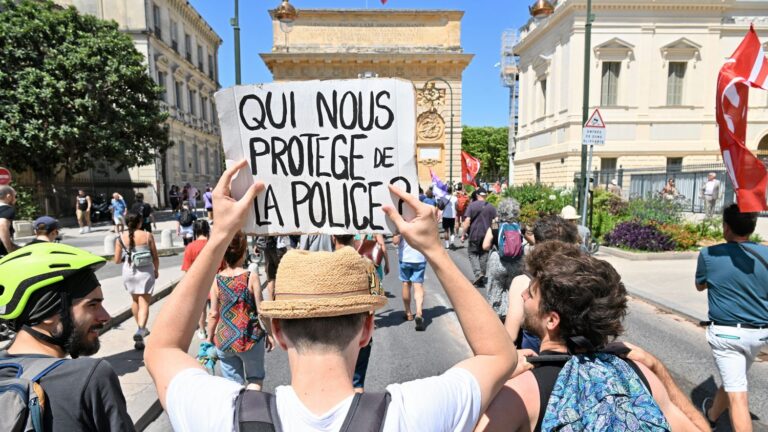 Mobilisation contre la présomption d’usage légitime des armes par les forces de l’ordre