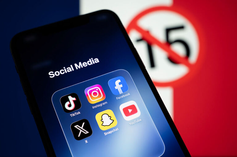 La Grèce envisage d’interdire l’accès aux réseaux sociaux pour les mineurs.