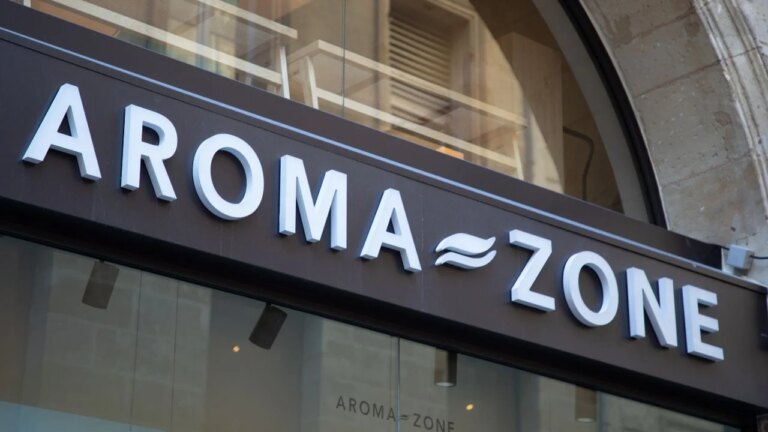 Aroma-Zone propose un actif naturel à moins de 5 euros pour accélérer le bronzage sans soleil.