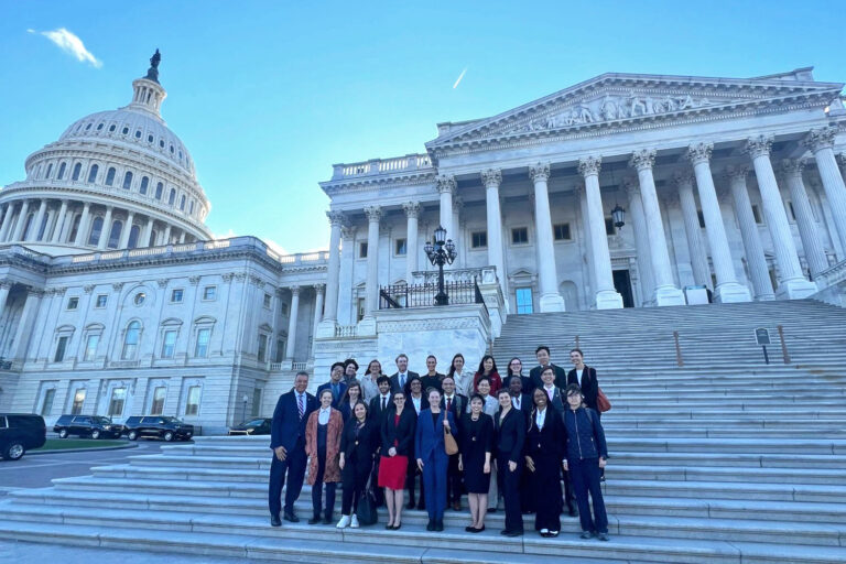 Recherche et politique se rencontrent au Capitole : initiative du MIT pour influencer la législation.