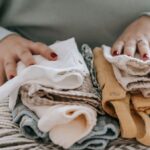 Vêtements pour enfants : les parents français adoptent la seconde main pour réduire les coûts.