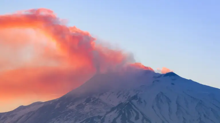 Le volcan le plus actif d’Europe révèle une origine potentiellement secrète.