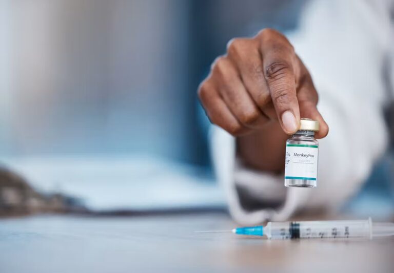 Mpox : Vaccination recommandée pour les vacanciers par les autorités réunionnaises.