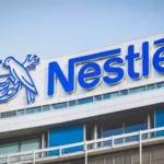 Nestlé cède 50% de ses eaux minérales pour 4,9 milliards dans une restructuration financière