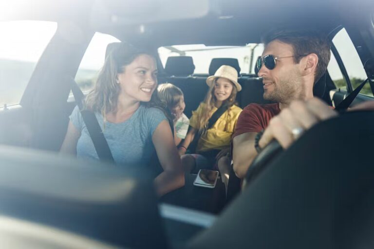 Astuces pour un trajet en voiture : activités ludiques et méthodes pour réduire le stress
