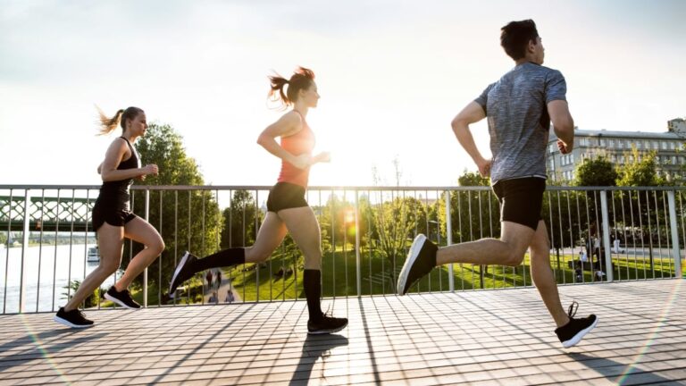 Sport et chaleur : recommandations pour prévenir les coups de chaleur chez les athlètes.