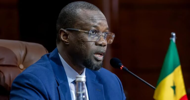 Démissions au Pastef : Ousmane Sonko confronté à une crise interne majeure.