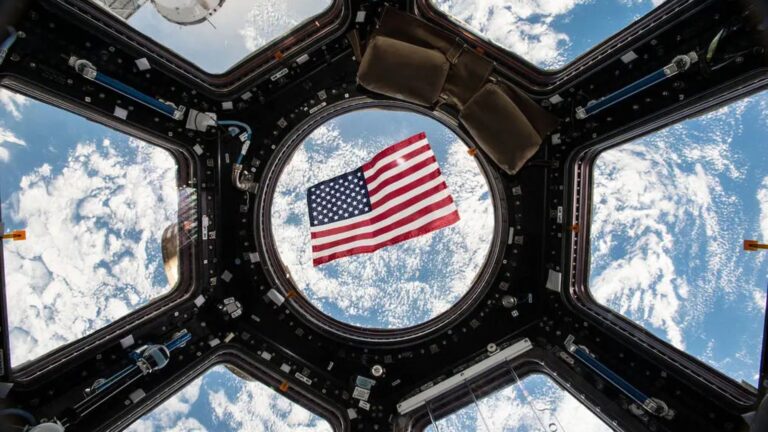 La décision de la Cour suprême permet aux astronautes de voter depuis l’espace.