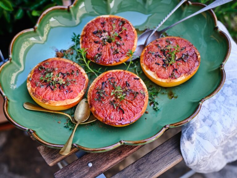 Recette de pamplemousse grillé au thym et à la vanille pour une cuisine estivale saine