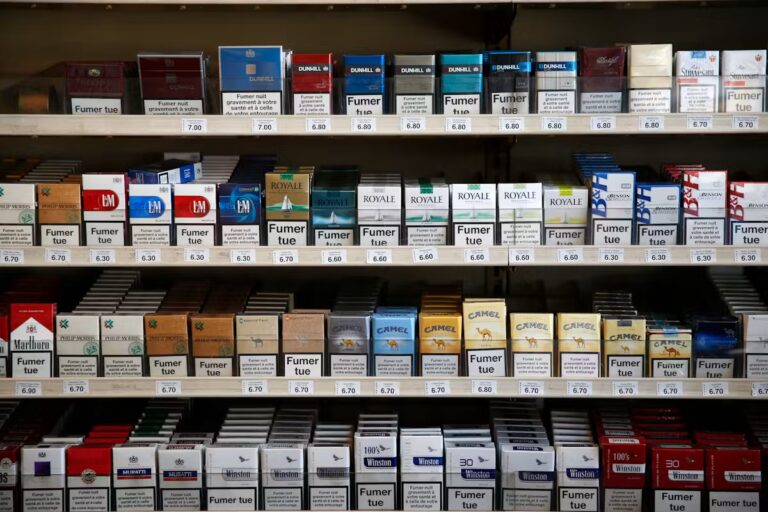 Interdiction de vente de cigarettes aux jeunes nés après une certaine date dans plusieurs pays.