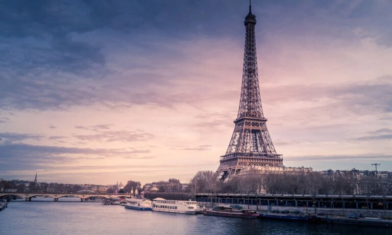 Cyberattaque russe ciblant l’Europe : la France annonce une réponse militaire.