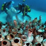 Les amphores de Cousteau remises à l&rsquo;eau par des chercheurs marins en Méditerranée.