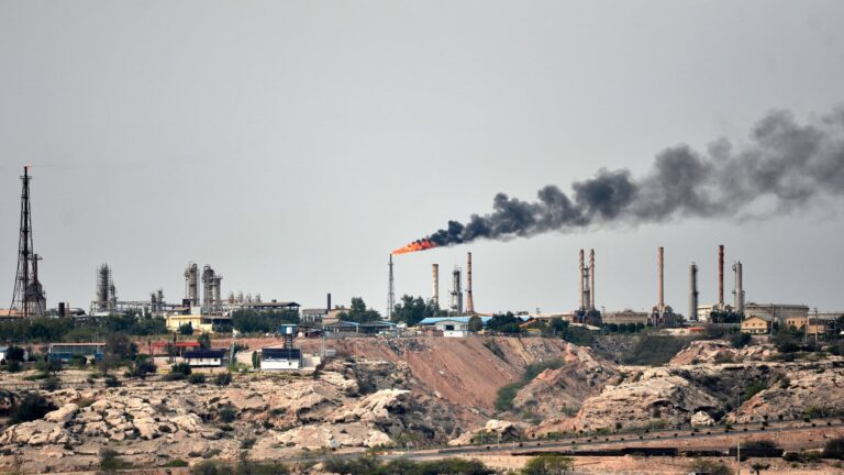 L’Iran annonce 18 milliards de dollars de ventes pétrolières malgré la crise avec les États-Unis