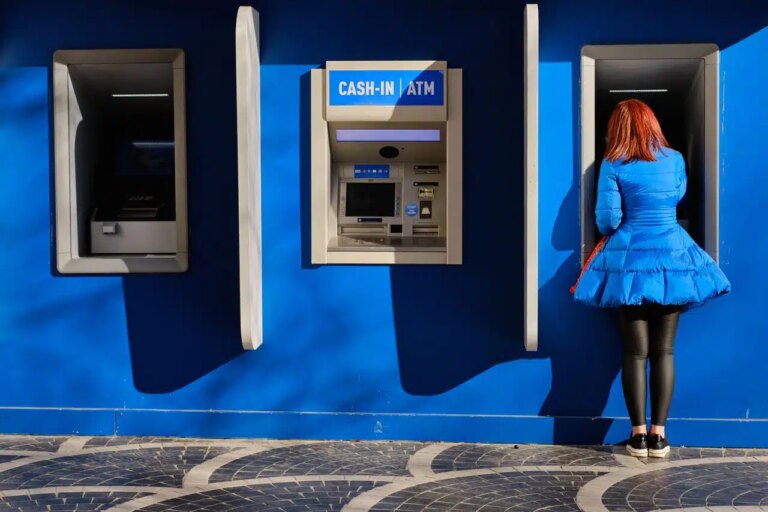 Baisse de 30% des embauches dans le secteur bancaire en France