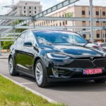 La France refuse à Tesla l’autorisation pour la conduite autonome sur son territoire.