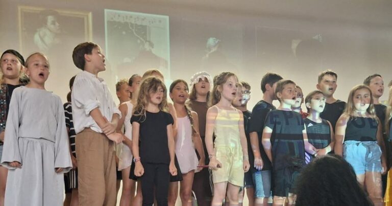 Oermingen : Les élèves remportent le concours « Barouf au musée » avec succès.