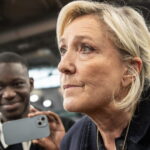 Marine Le Pen déclare impossible une campagne présidentielle avec un bracelet électronique.