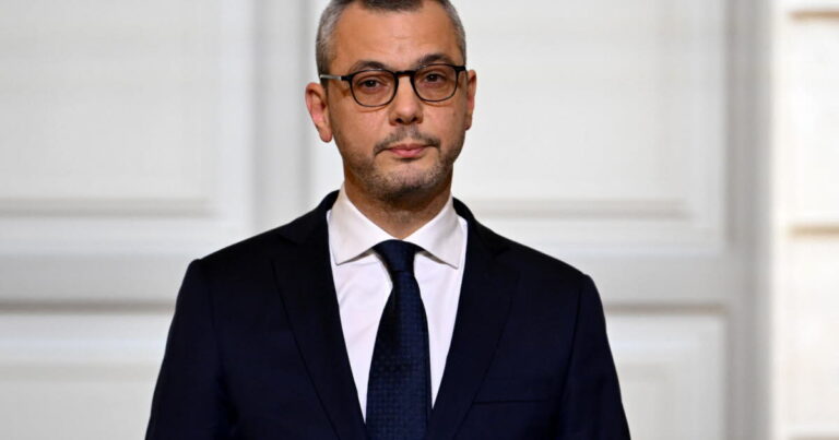 Alexis Kohler poursuivi pour prise illégale d’intérêts, certains faits jugés prescrits.