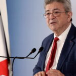 Jean-Luc Mélenchon propose une refonte des régions face à des institutions jugées dépassées.
