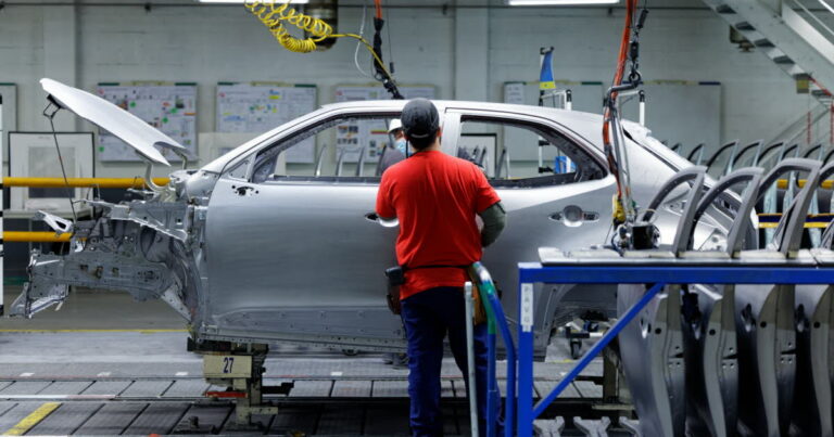 Toyota célèbre 25 ans de production à Valenciennes et renforce son leadership industriel.