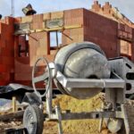 Doubs : un adolescent de 16 ans blessé par un malaxeur à béton sur un chantier