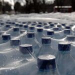 Interdiction des packs de bouteilles d’eau à Bruxelles : conséquences sur le secteur de l’hydratation.