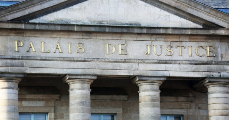 Six hommes d’extrême droite condamnés pour trafic d’armes et projet d’attentats en France.