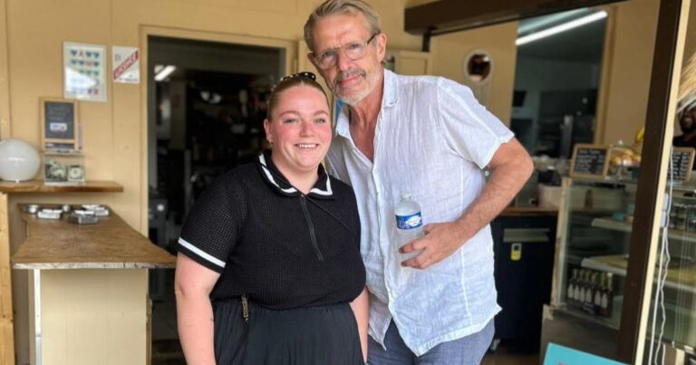 Lambert Wilson servi comme un client lambda lors de son passage dans le Beaujolais