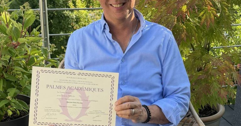 Denis Buecher décoré chevalier de l’ordre des Palmes académiques à Altkirch.