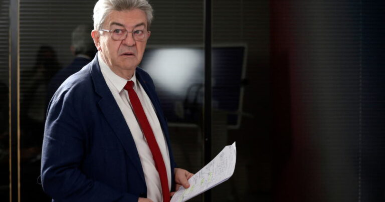 Mélenchon appelle au boycott de France Culture après un montage contesté, Radio France réagit.