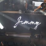 Jimmy Sax se produit au festival O Lac à Châteauneuf-sur-Isère, attirant un large public.