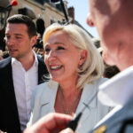 Marine Le Pen lance sa campagne présidentielle 2027 et demande l&rsquo;annulation de sa condamnation.