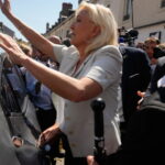 Présidentielle 2027 : Marine Le Pen candidate malgré sa condamnation, sondages révèlent division des Français.
