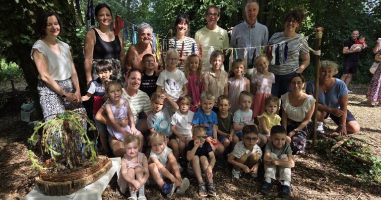 Des écoliers de Jebsheim expérimentent une école en plein air pour se rapprocher de la nature.