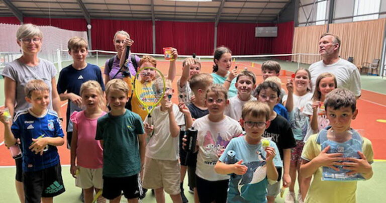 Dossenheim-sur-Zinsel : le club de tennis propose des cours pour plusieurs écoles locales.